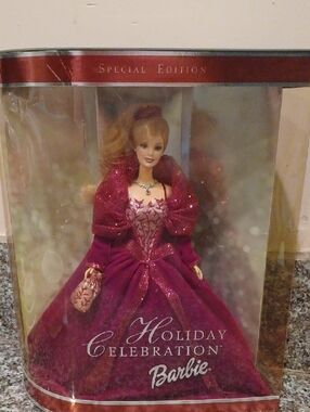 Barbie Special Edition Holiday Doll - Fuchsia Gown and Shawl New In Box 2002